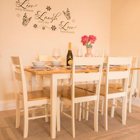 Stunning 3 Double Bedroom Apartment - *Town Centre / Near Beach* Berwick Upon Tweed Esterno foto
