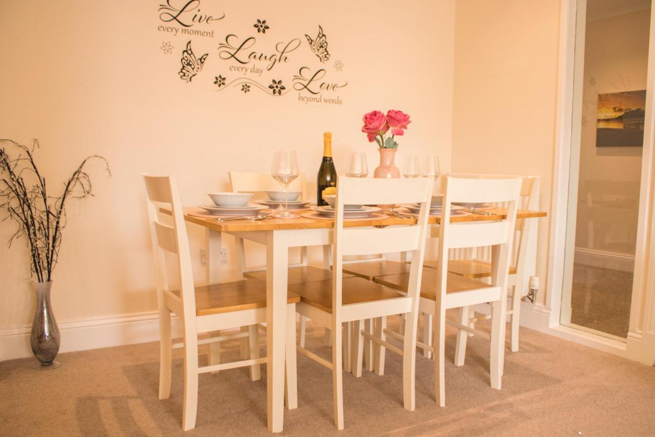 Stunning 3 Double Bedroom Apartment - *Town Centre / Near Beach* Berwick Upon Tweed Esterno foto