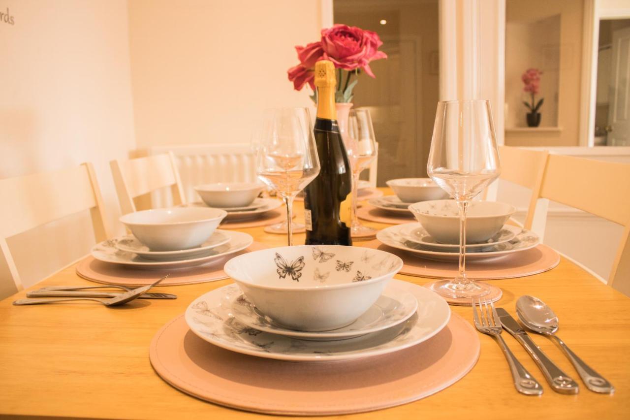 Stunning 3 Double Bedroom Apartment - *Town Centre / Near Beach* Berwick Upon Tweed Esterno foto